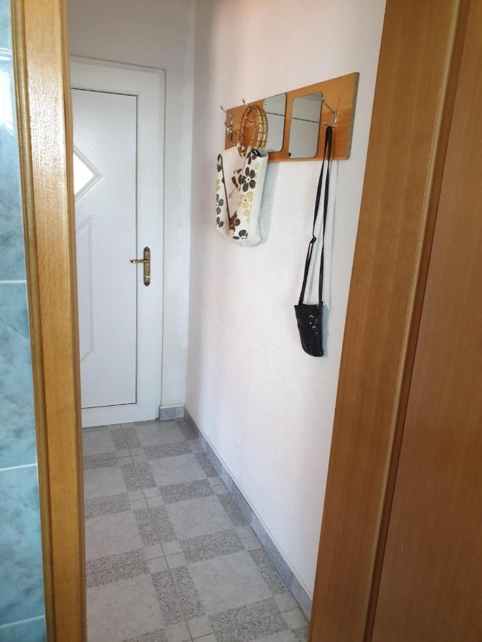 Emi 1 Apartment *